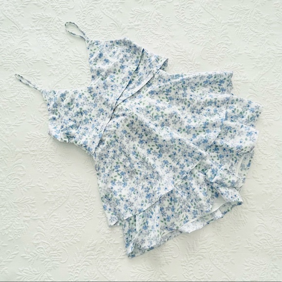 NWOT Lulus Here to Play White Floral Print Sleeveless Tie-Back Romper Small - Picture 6 of 13